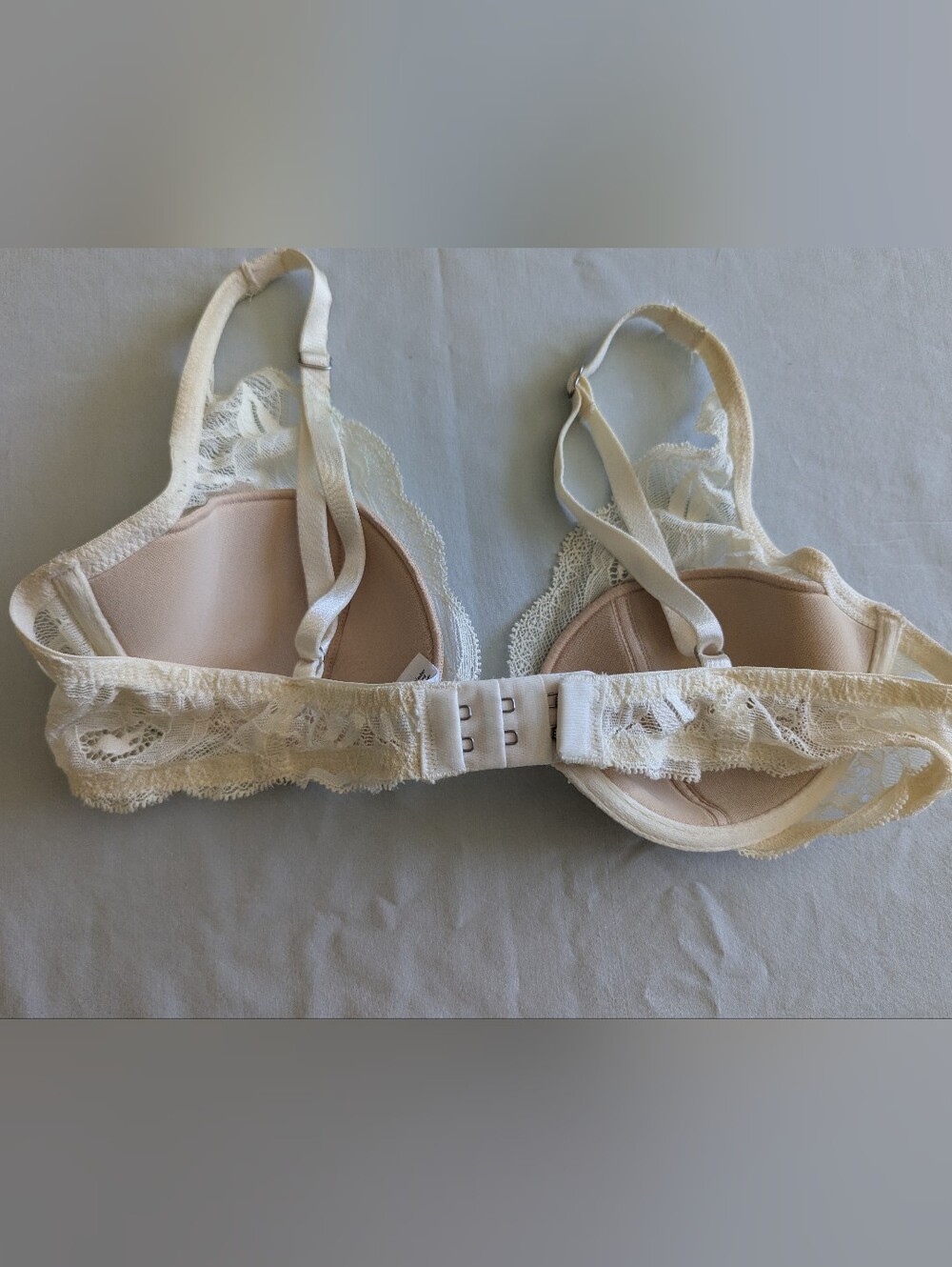 Calvin Klein Perfectly Fit Lace Plunge Bra - Picture 10 of 10